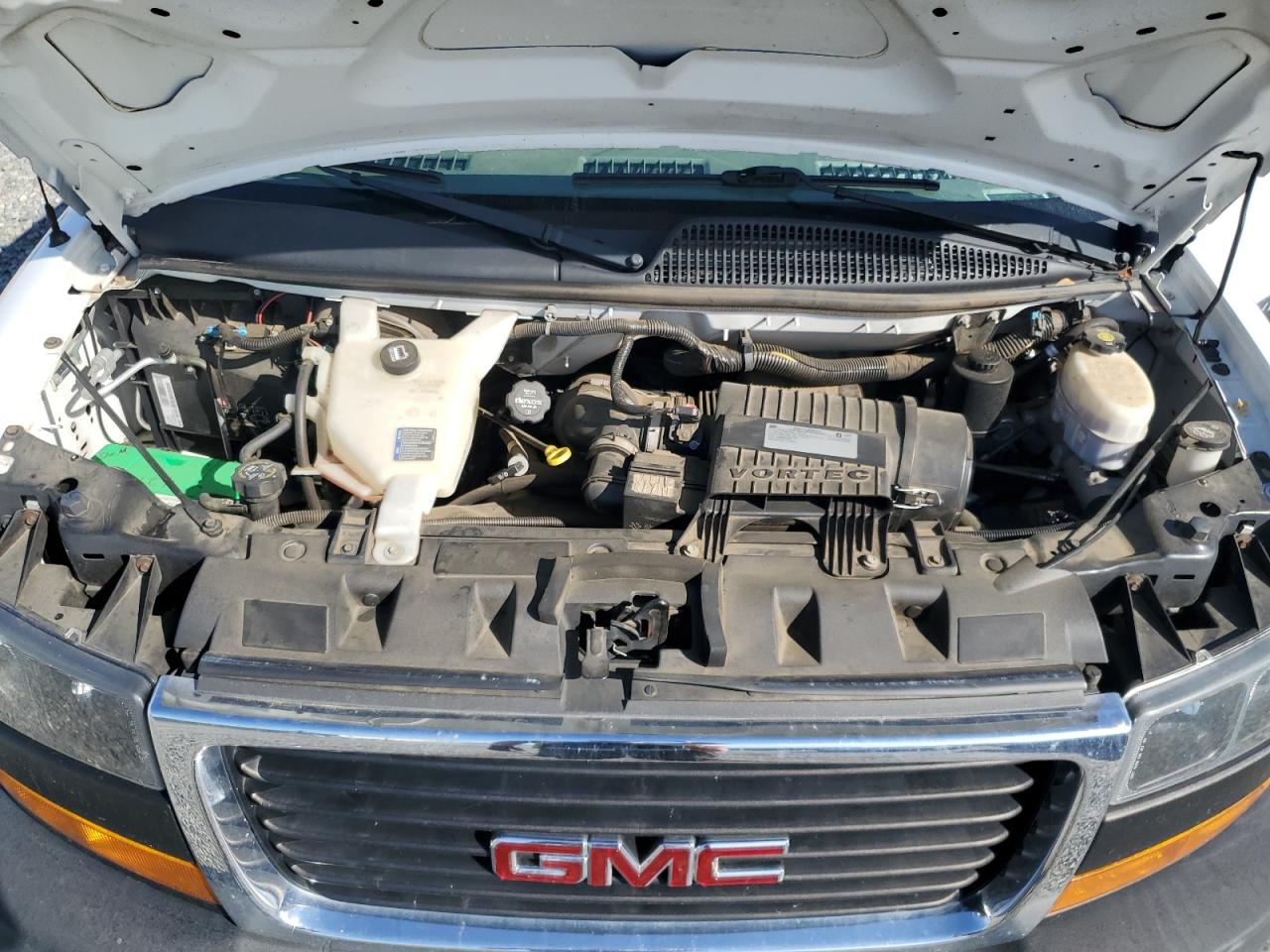 2018 GMC Savana - Image 12