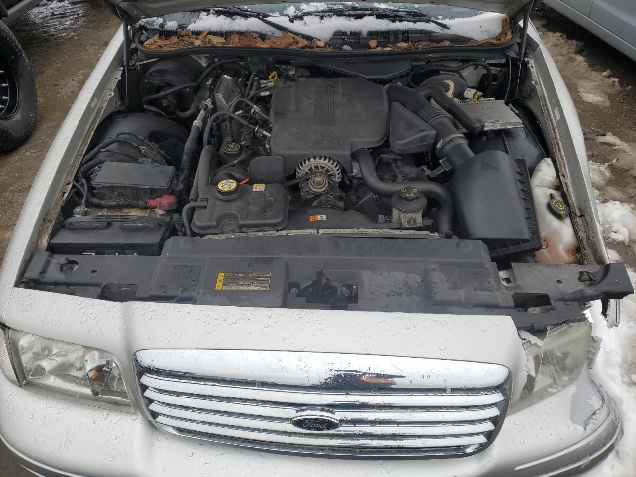 2008 Ford Crown Victoria - Image 11