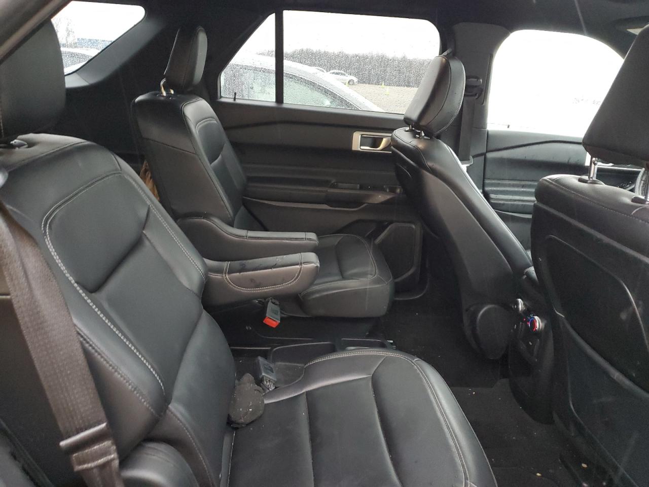 2020 Ford Explorer - Image 10