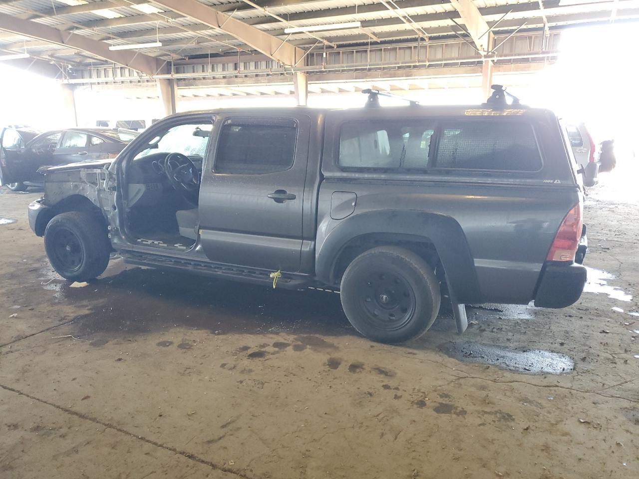 2013 Toyota Tacoma - Image 2