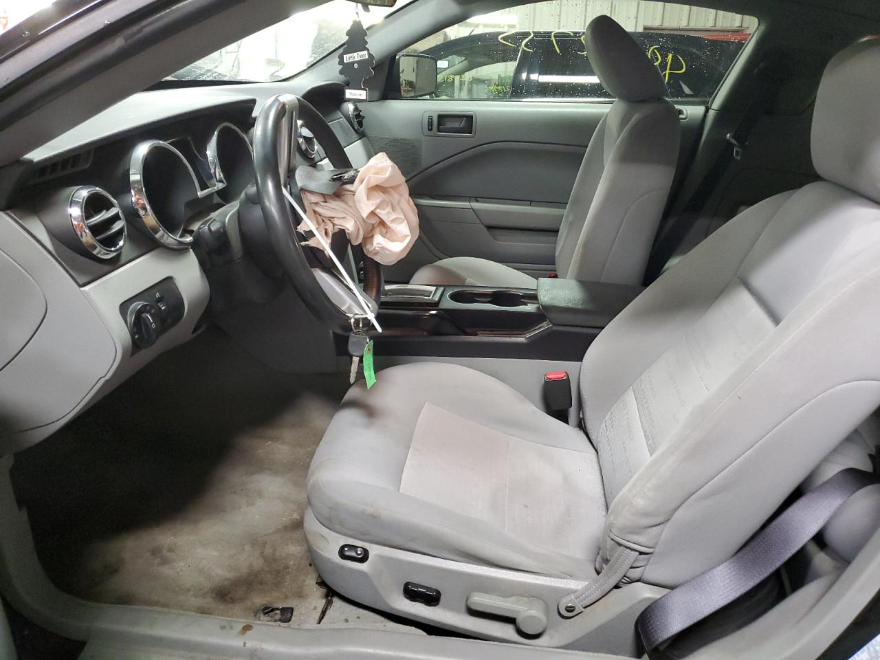 2005 Ford Mustang - Image 7