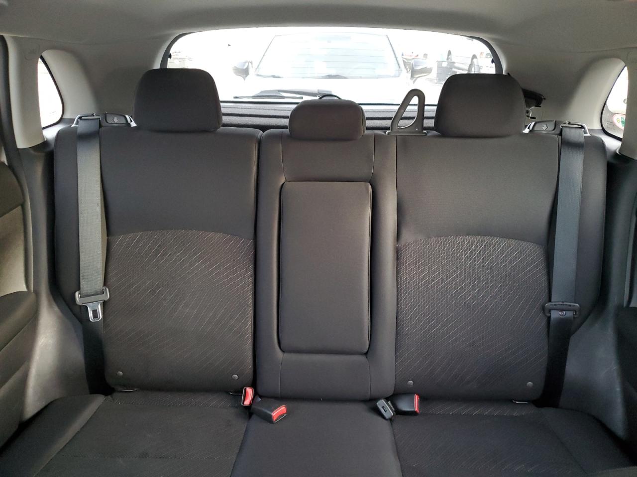 2014 Mitsubishi Outlander - Image 10