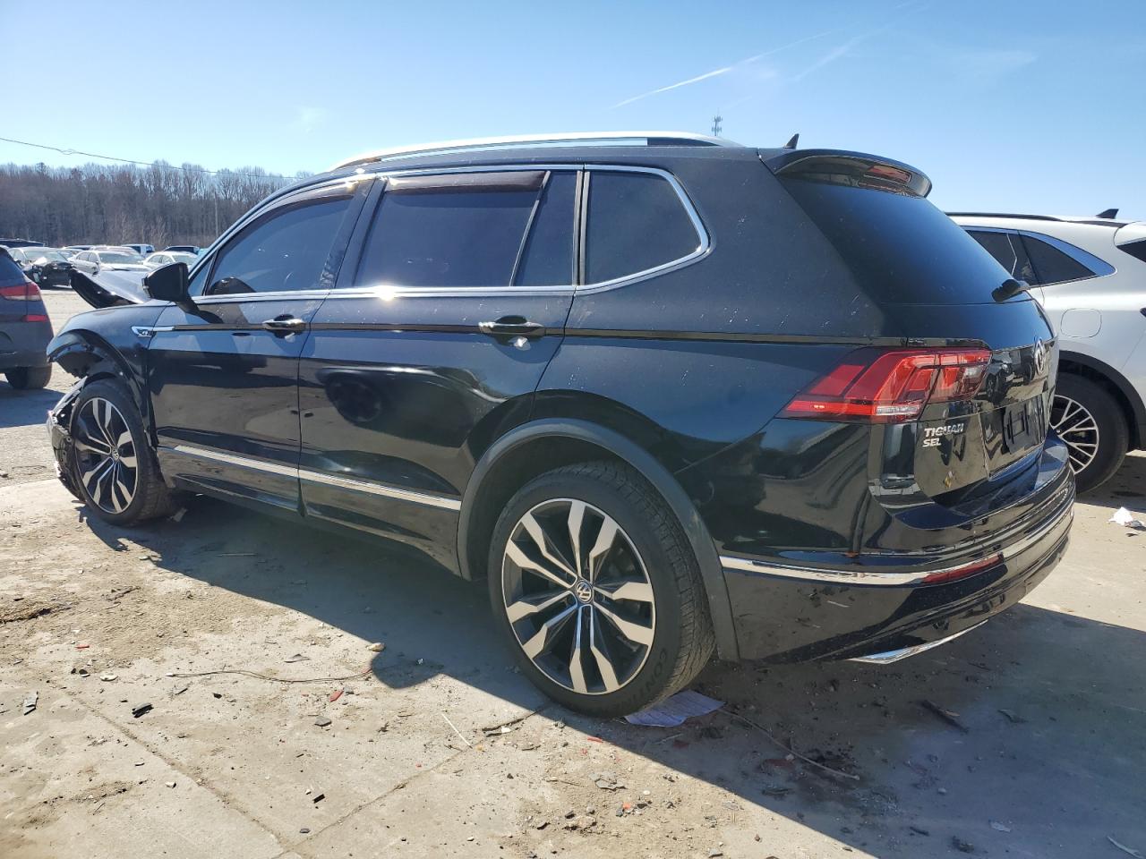 2021 Volkswagen Tiguan - Image 2