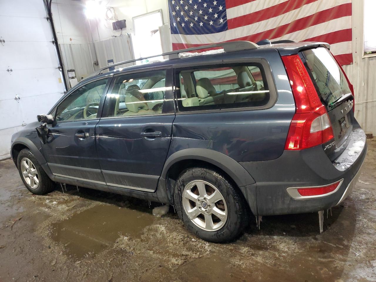 2009 Volvo XC70 - Image 2