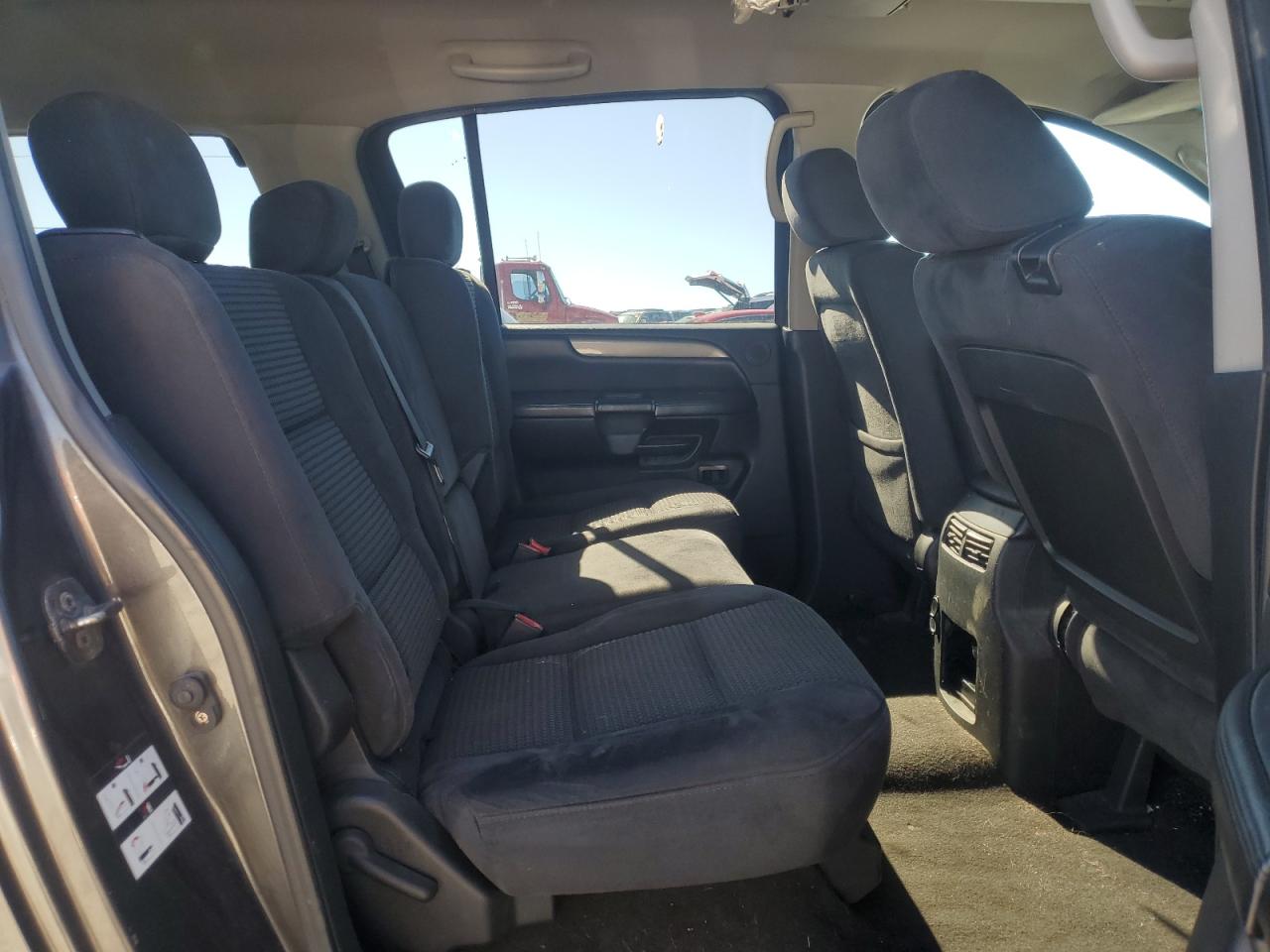 2009 Nissan Armada - Image 11