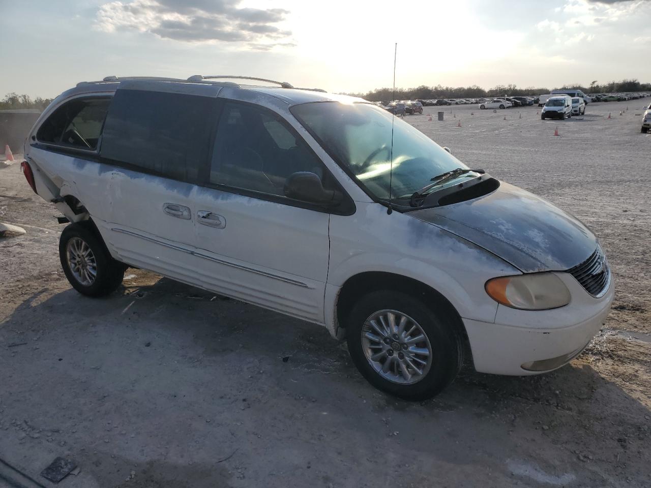 2002 Chrysler Town & Country - Image 4