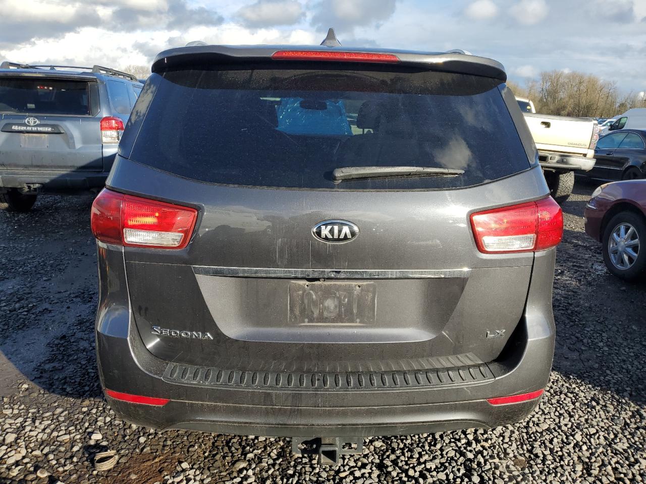 2015 Kia Sedona - Image 6