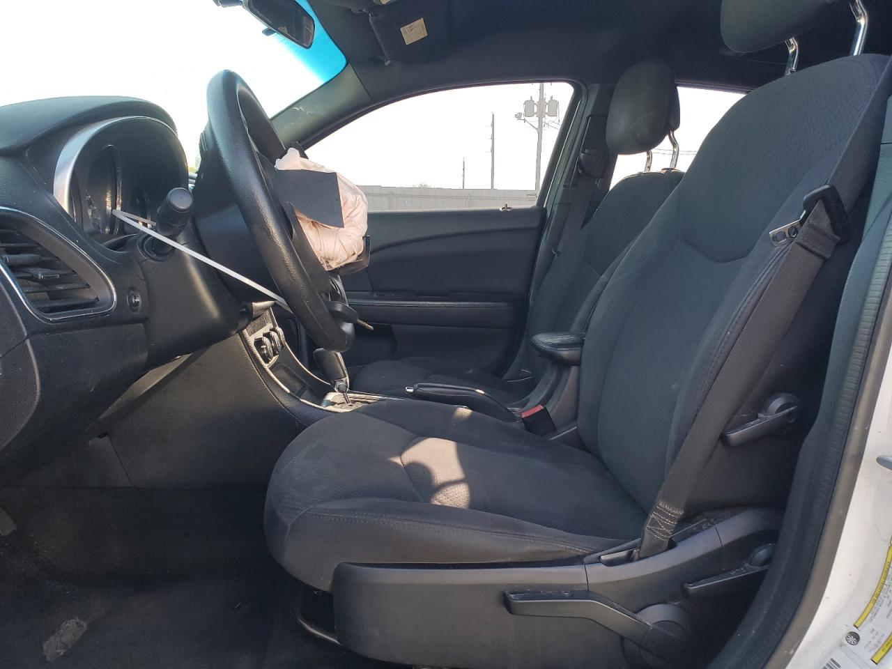 2012 Chrysler 200 - Image 7