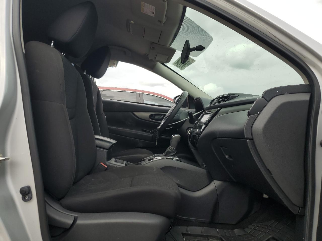 2019 Nissan Rogue - Image 7