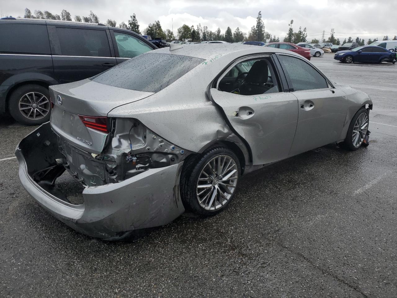2014 Lexus IS - Image 3