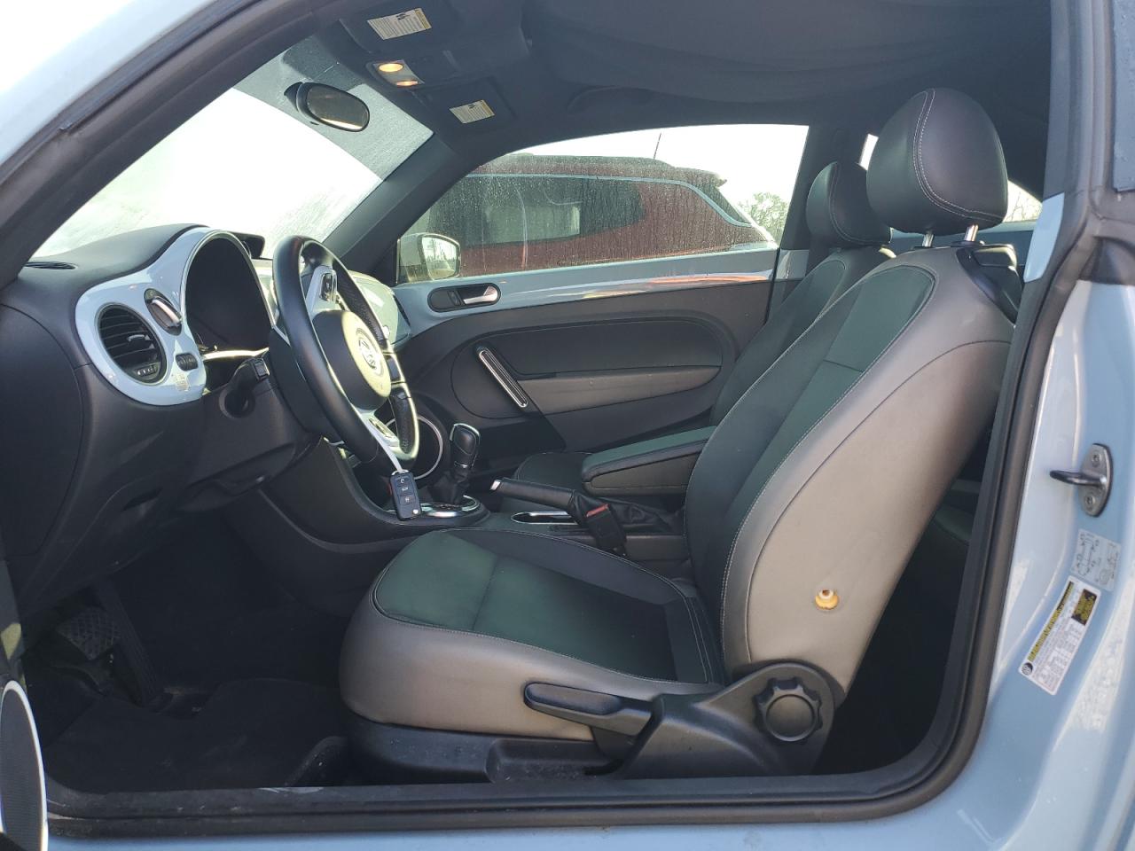 2013 Volkswagen Beetle - Image 7