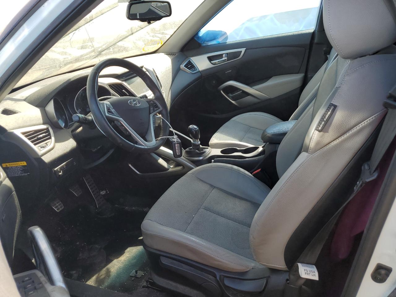 2013 Hyundai Veloster - Image 7