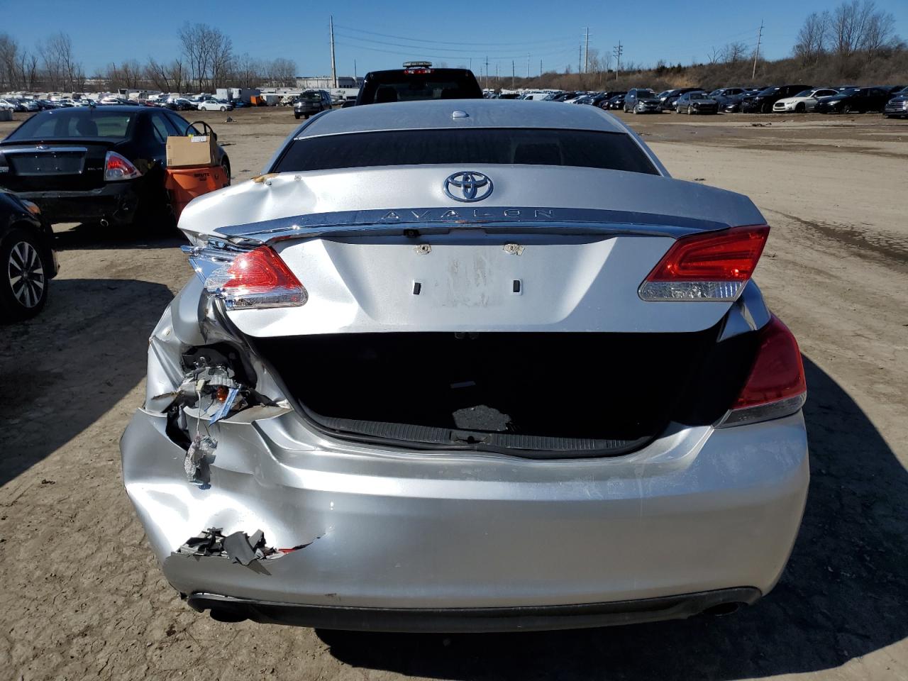 2012 Toyota Avalon - Image 6