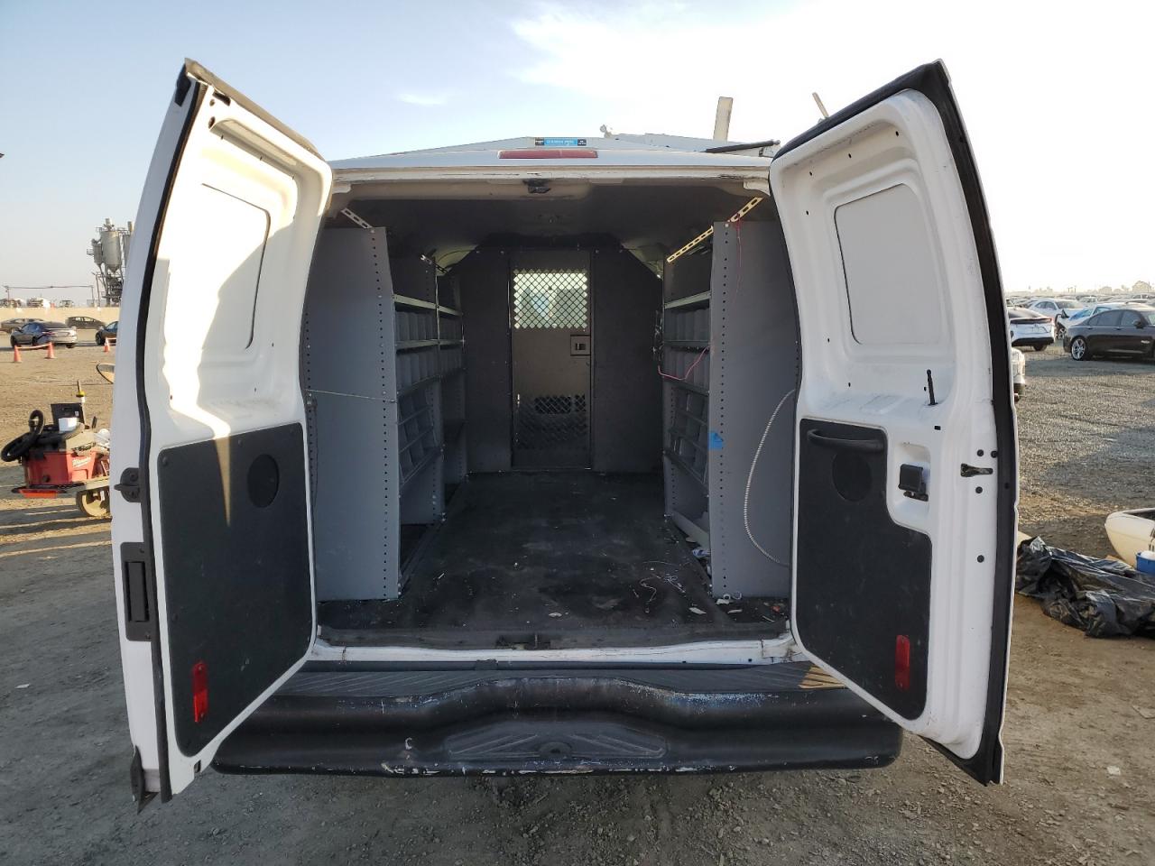 2013 Ford Econoline - Image 10