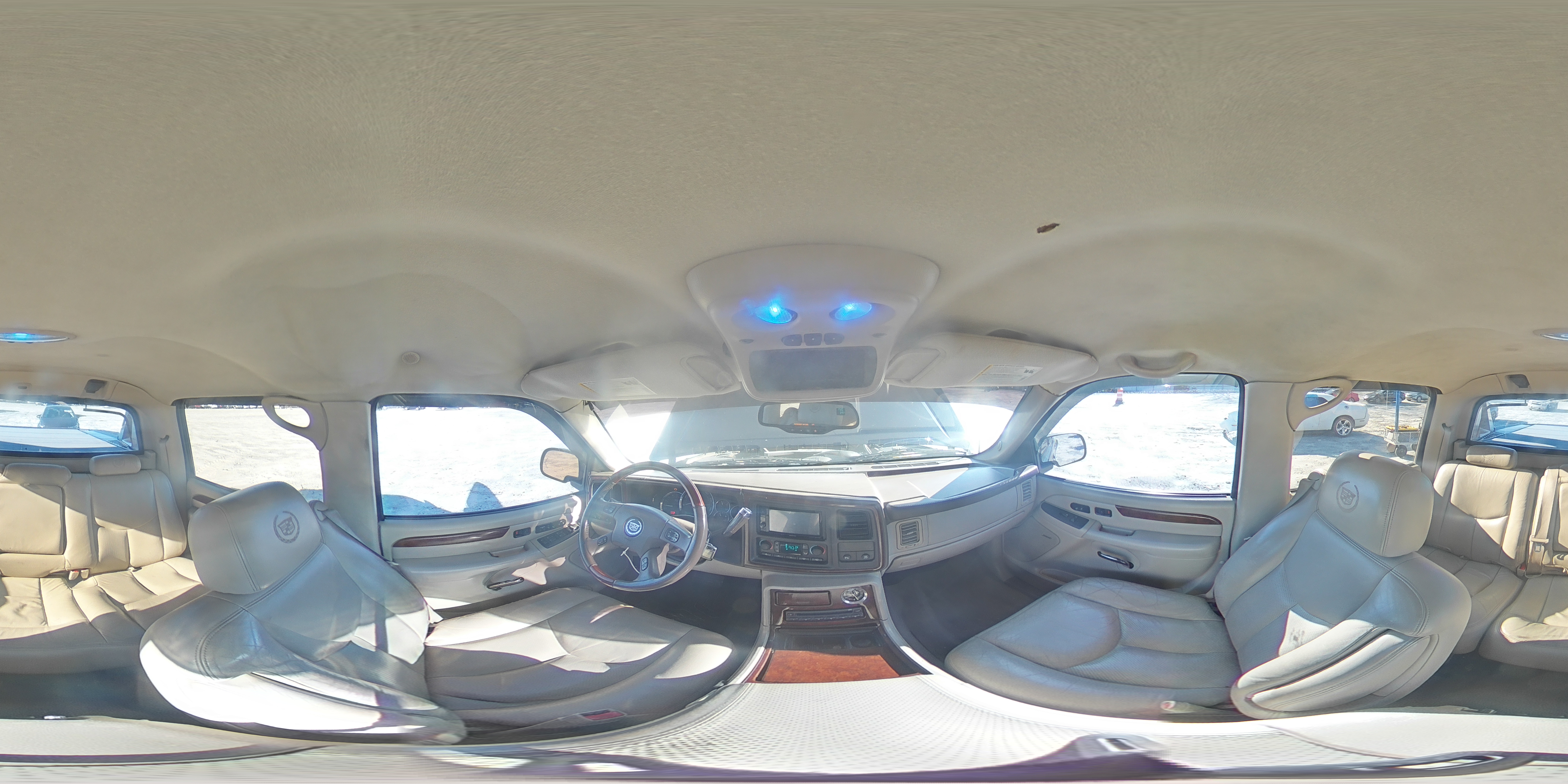 2005 Cadillac Escalade - Image 13
