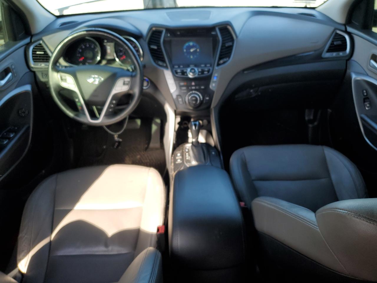 2015 Hyundai Santa Fe - Image 8
