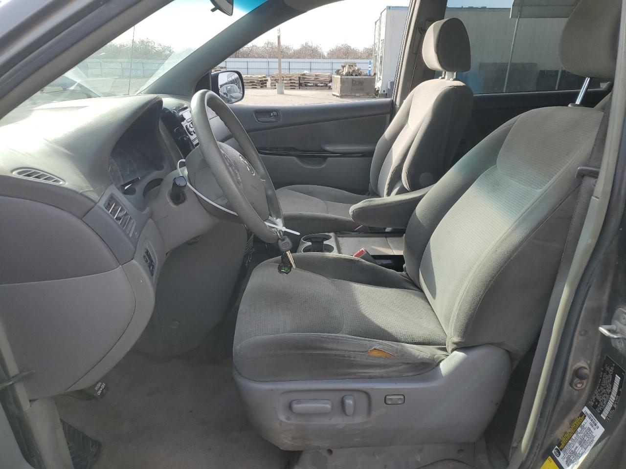 2005 Toyota Sienna - Image 7