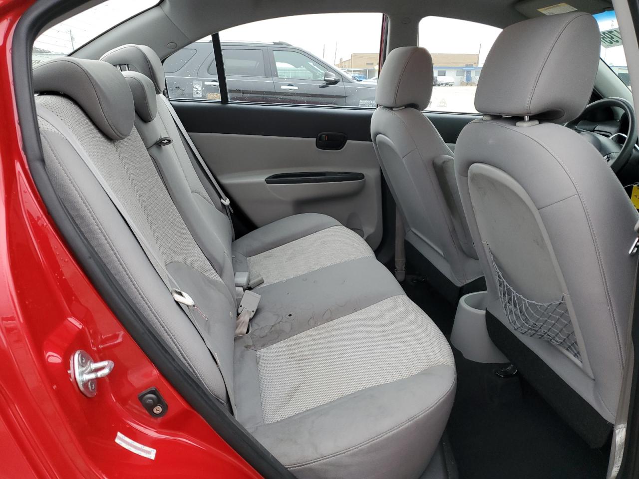 2011 Hyundai Accent - Image 10