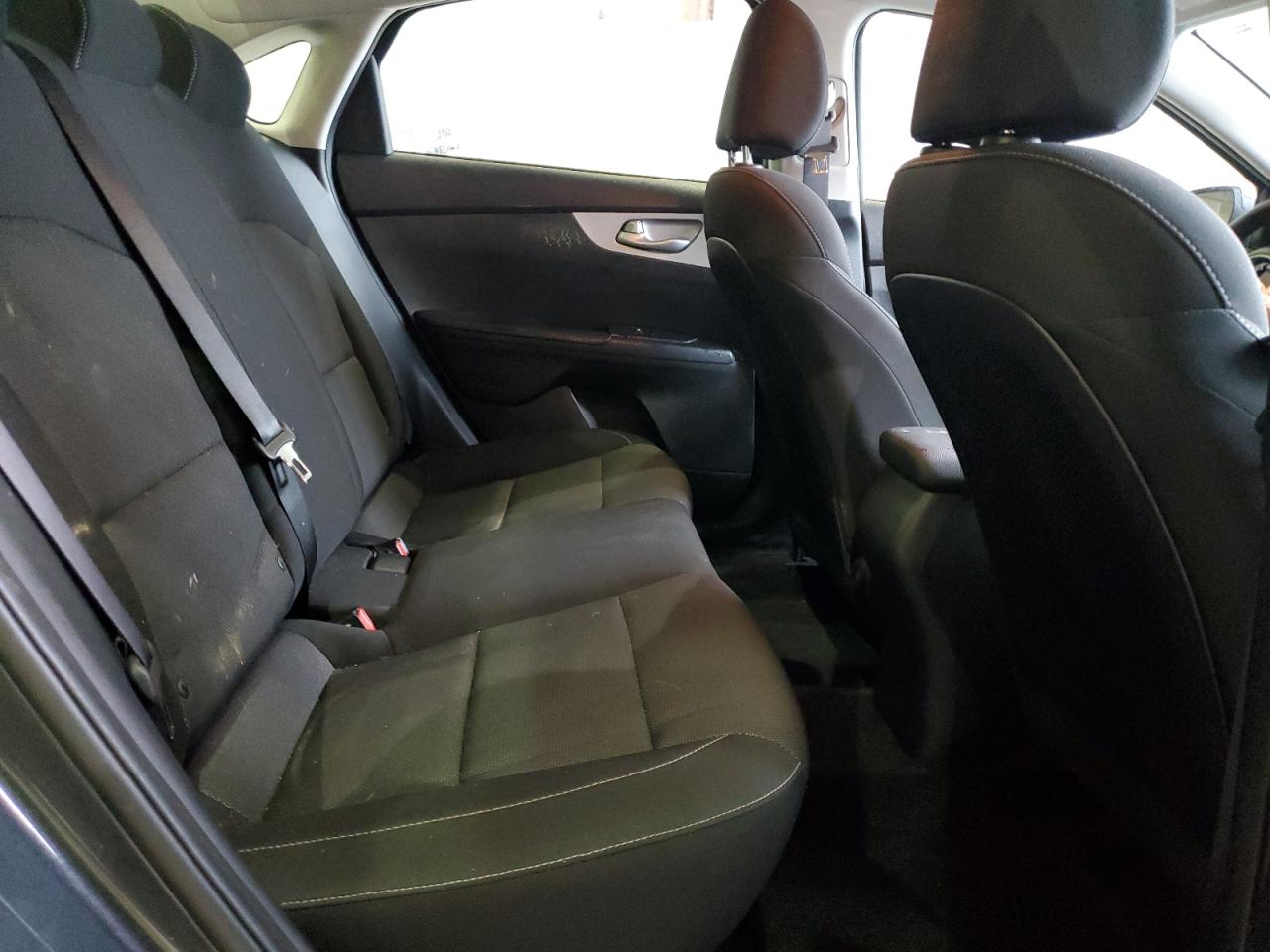 2024 Kia Forte - Image 10