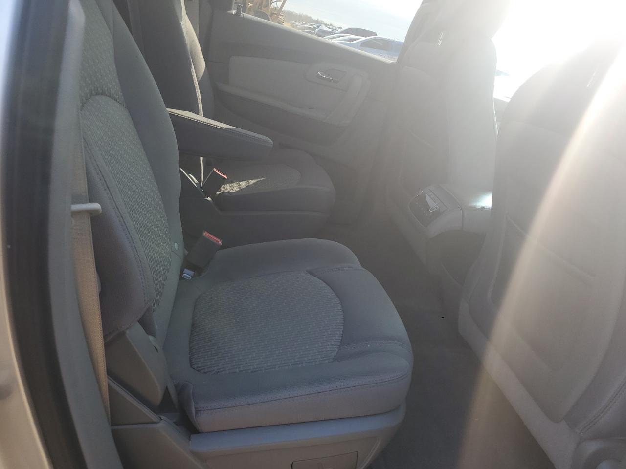 2012 Chevrolet Traverse - Image 11