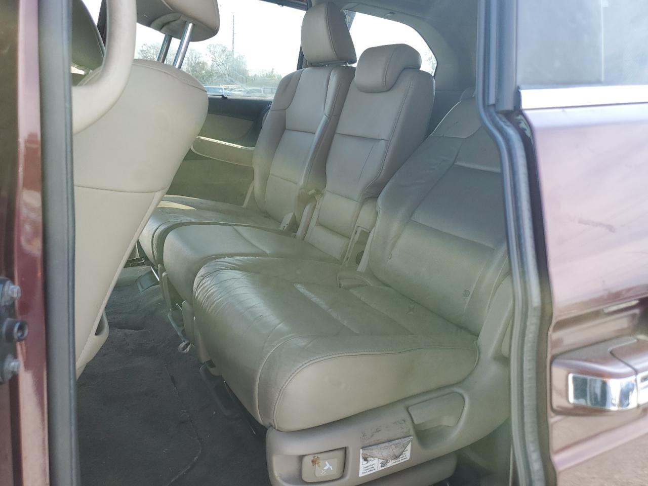 2012 Honda Odyssey - Image 11