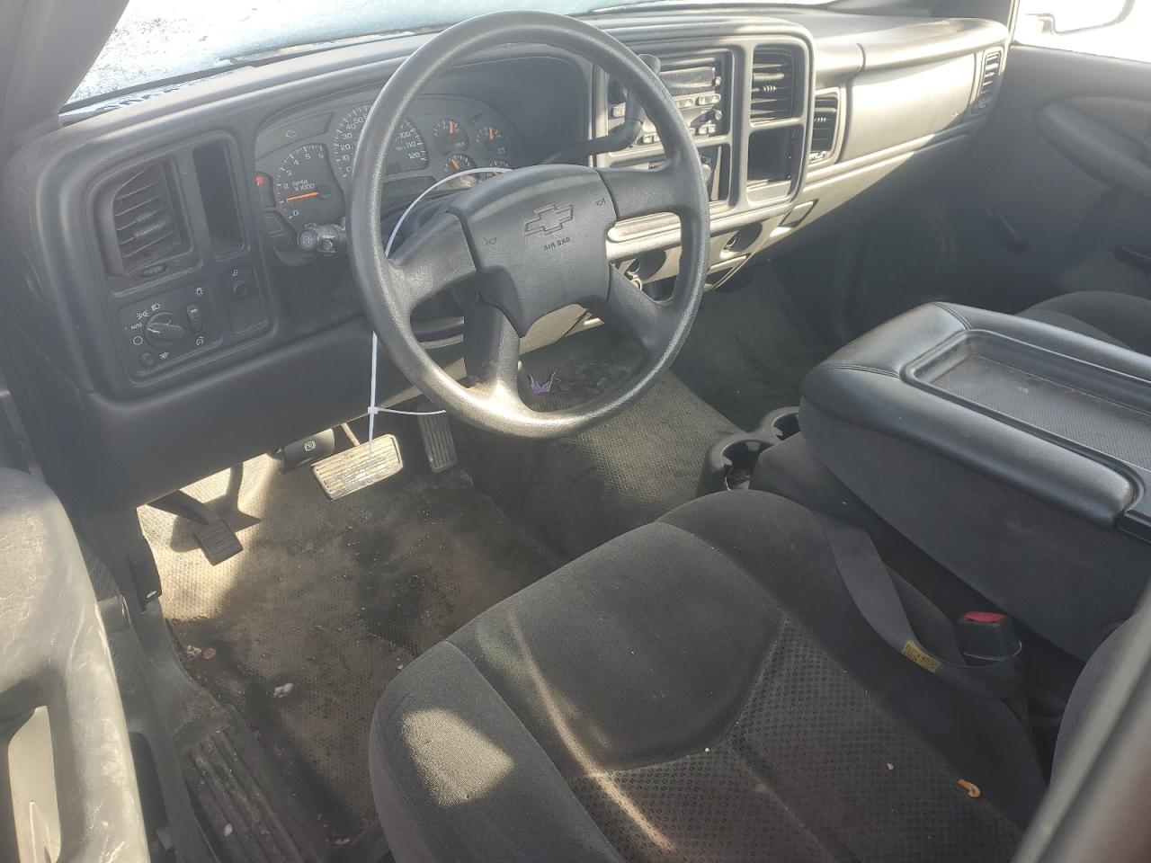 2005 Chevrolet Silverado - Image 8