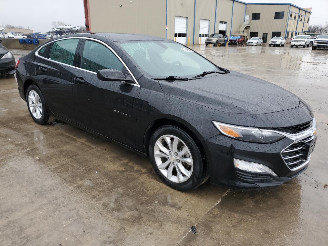 2022 Chevrolet Malibu - Image 4