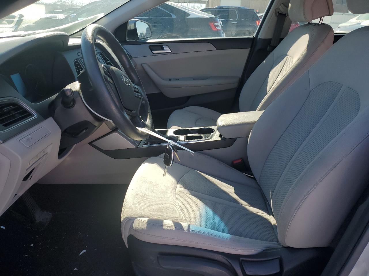 2015 Hyundai Sonata - Image 7