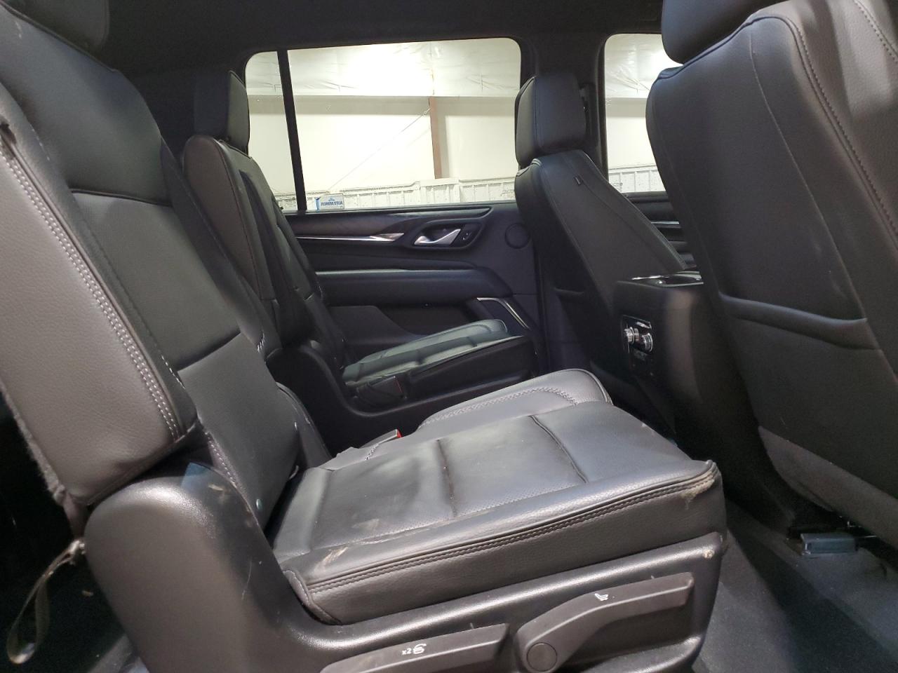2022 GMC Yukon - Image 11