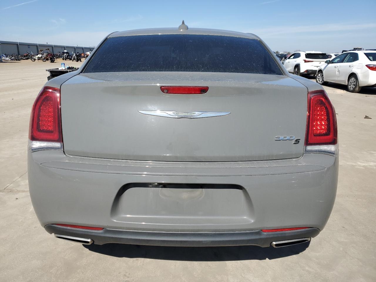 2019 Chrysler 300 - Image 6