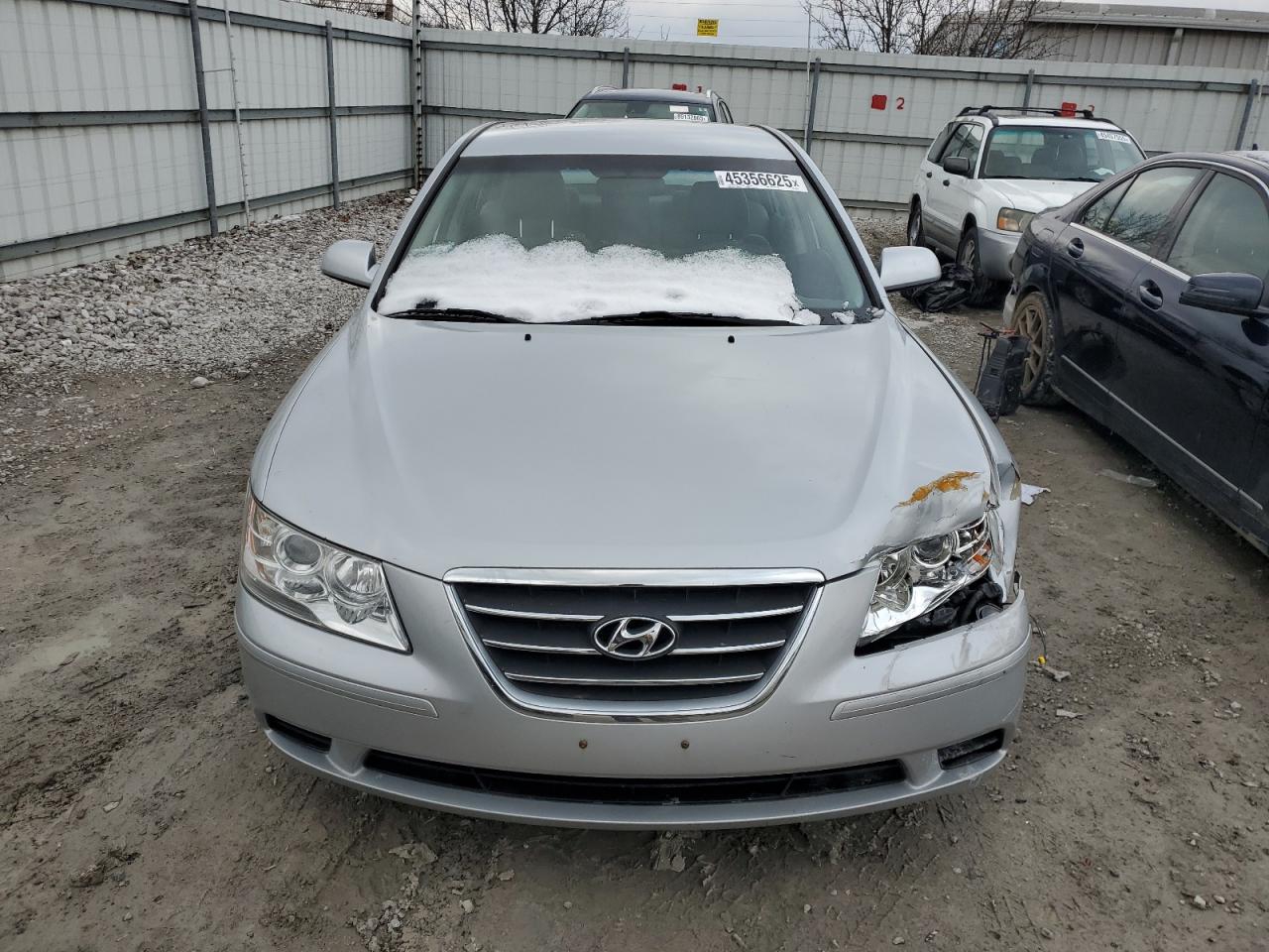 2010 Hyundai Sonata - Image 5
