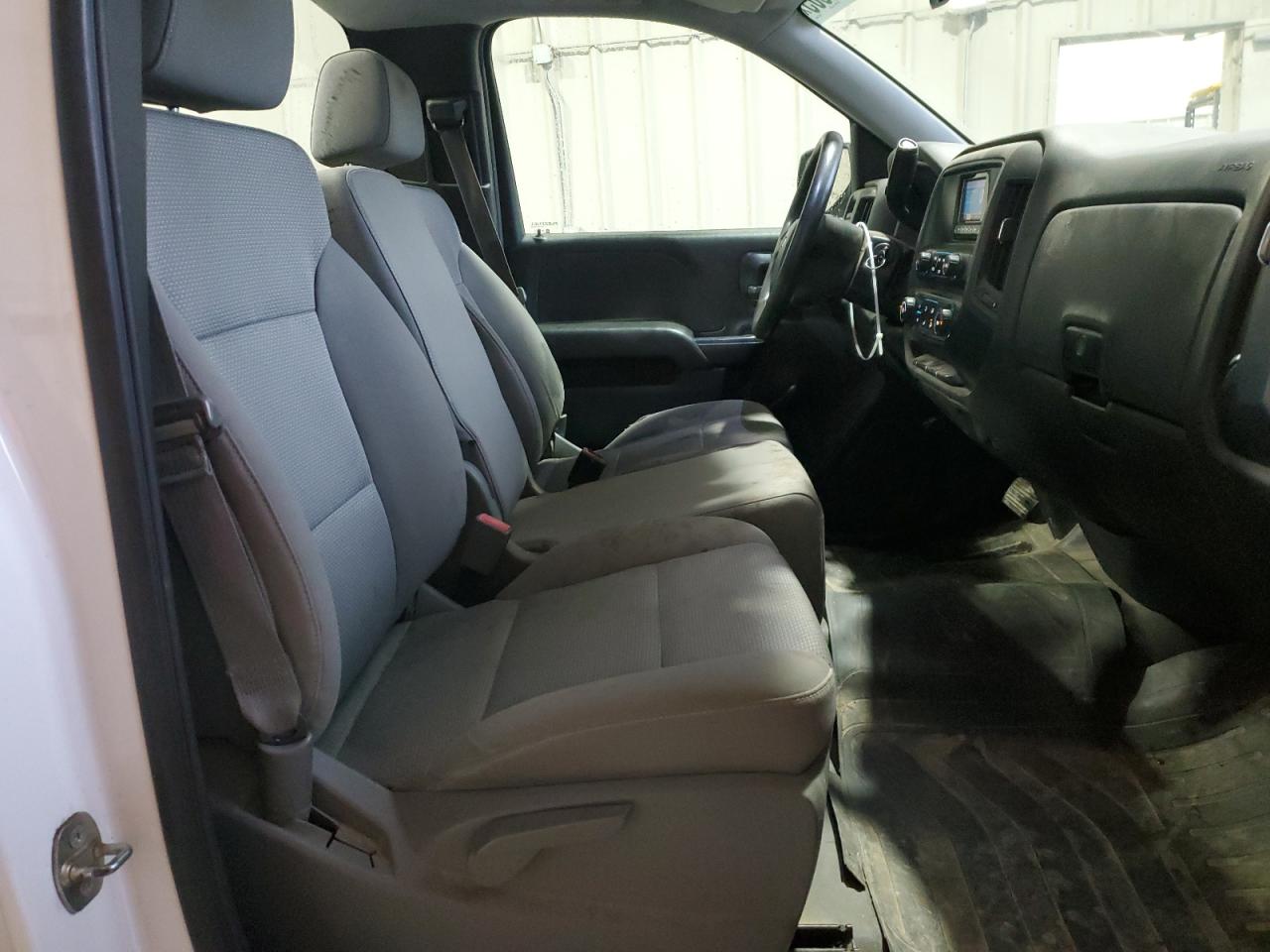 2014 Chevrolet Silverado - Image 10