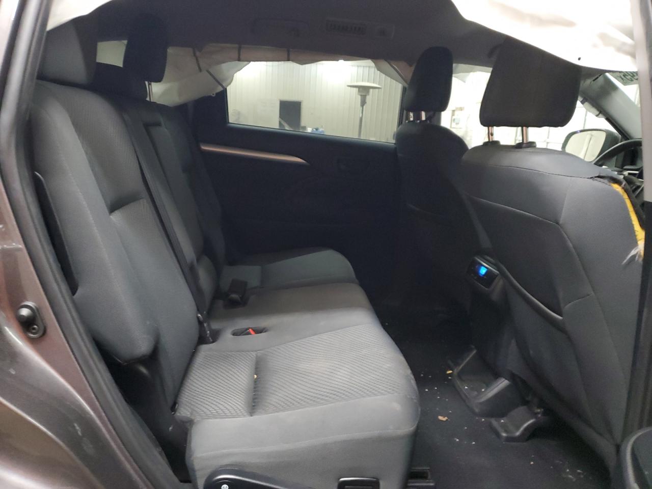 2019 Toyota Highlander - Image 12