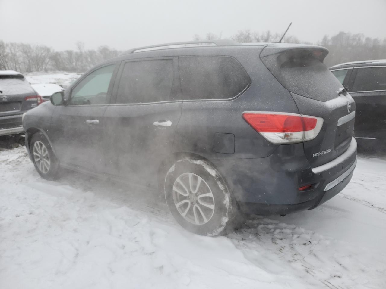 2013 Nissan Pathfinder - Image 2