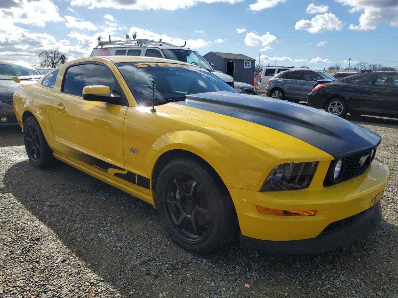 2005 Ford Mustang - Image 4