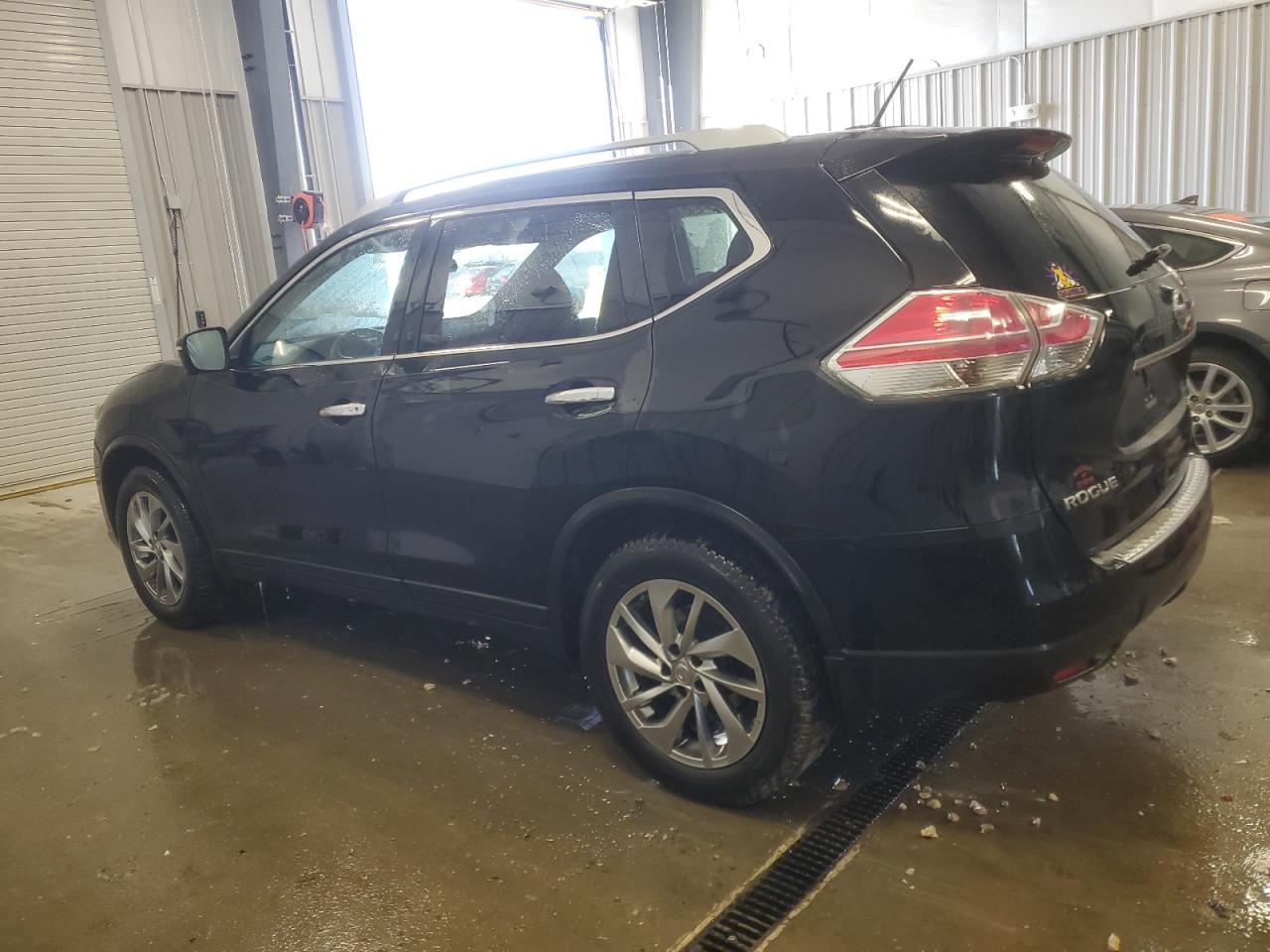 2014 Nissan Rogue - Image 2