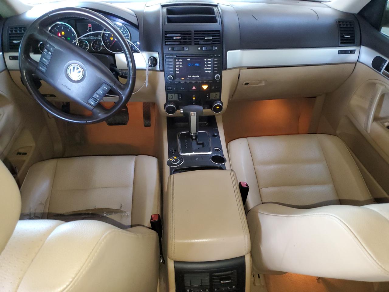 2008 Volkswagen Touareg - Image 8