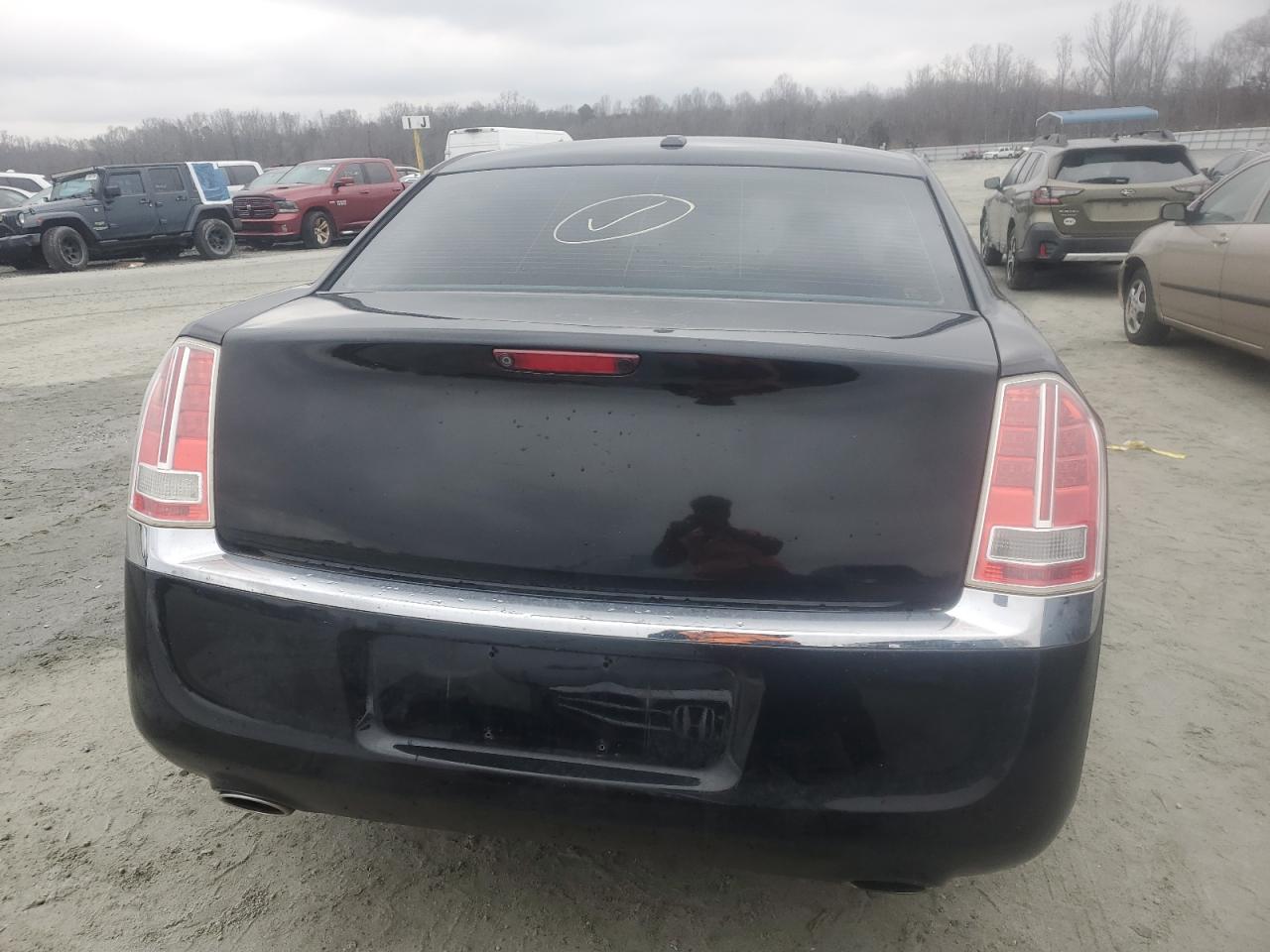 2014 Chrysler 300 - Image 6