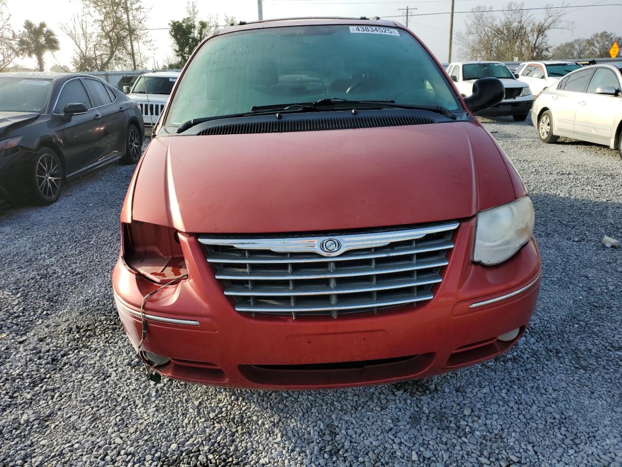 2005 Chrysler Town & Country - Image 5