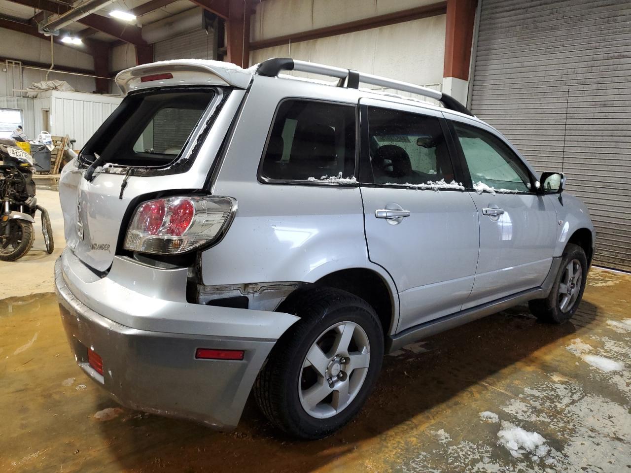 2004 Mitsubishi Outlander - Image 3