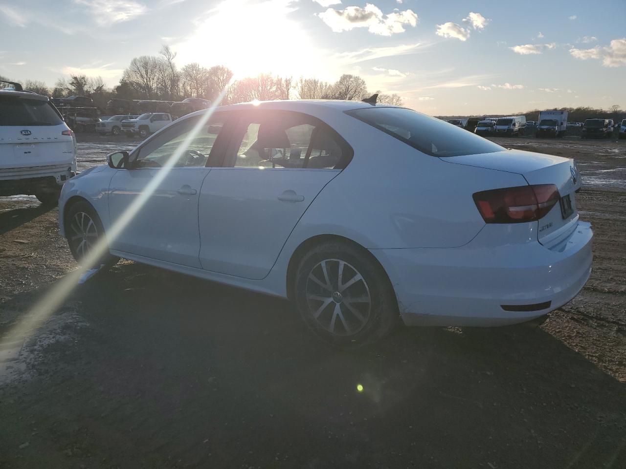 2017 Volkswagen Jetta - Image 2