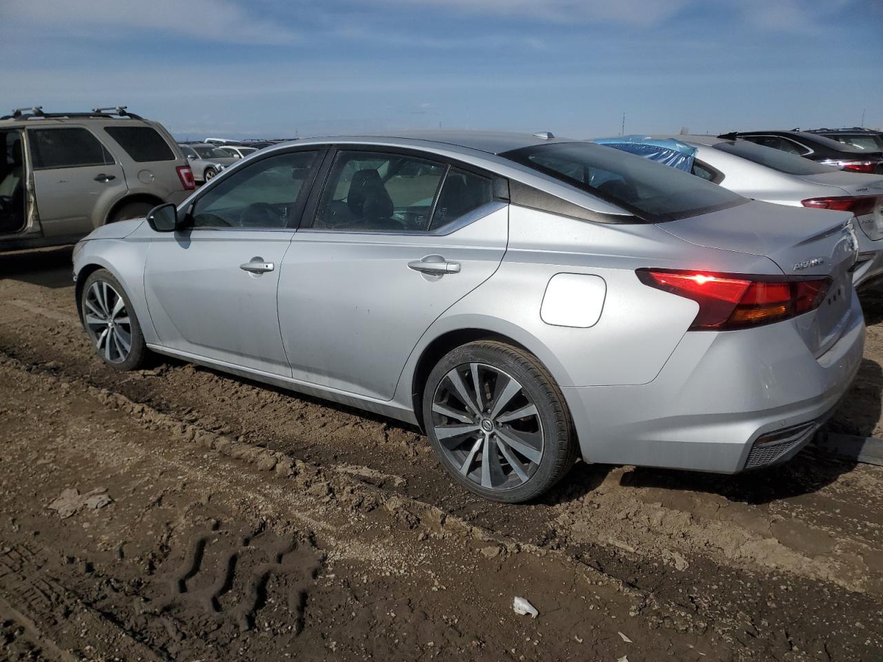 2021 Nissan Altima - Image 2