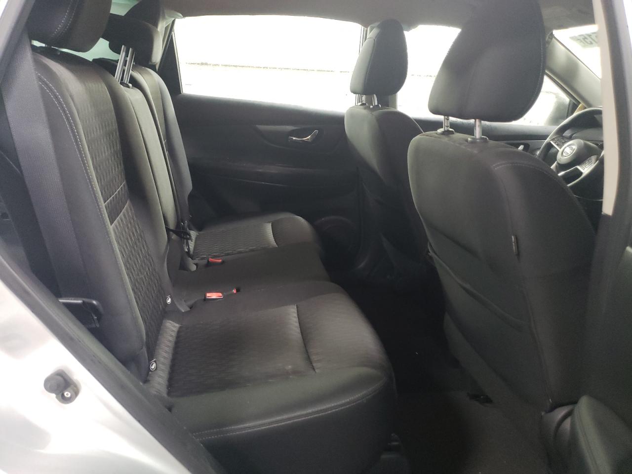 2018 Nissan Rogue - Image 10