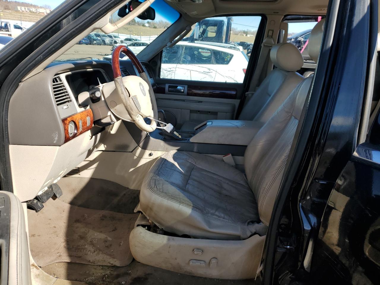 2004 Lincoln Navigator - Image 7