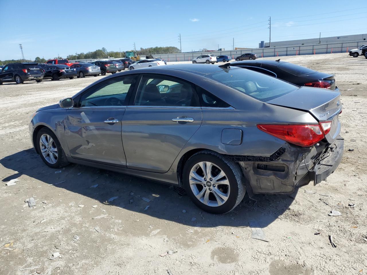 2012 Hyundai Sonata - Image 2