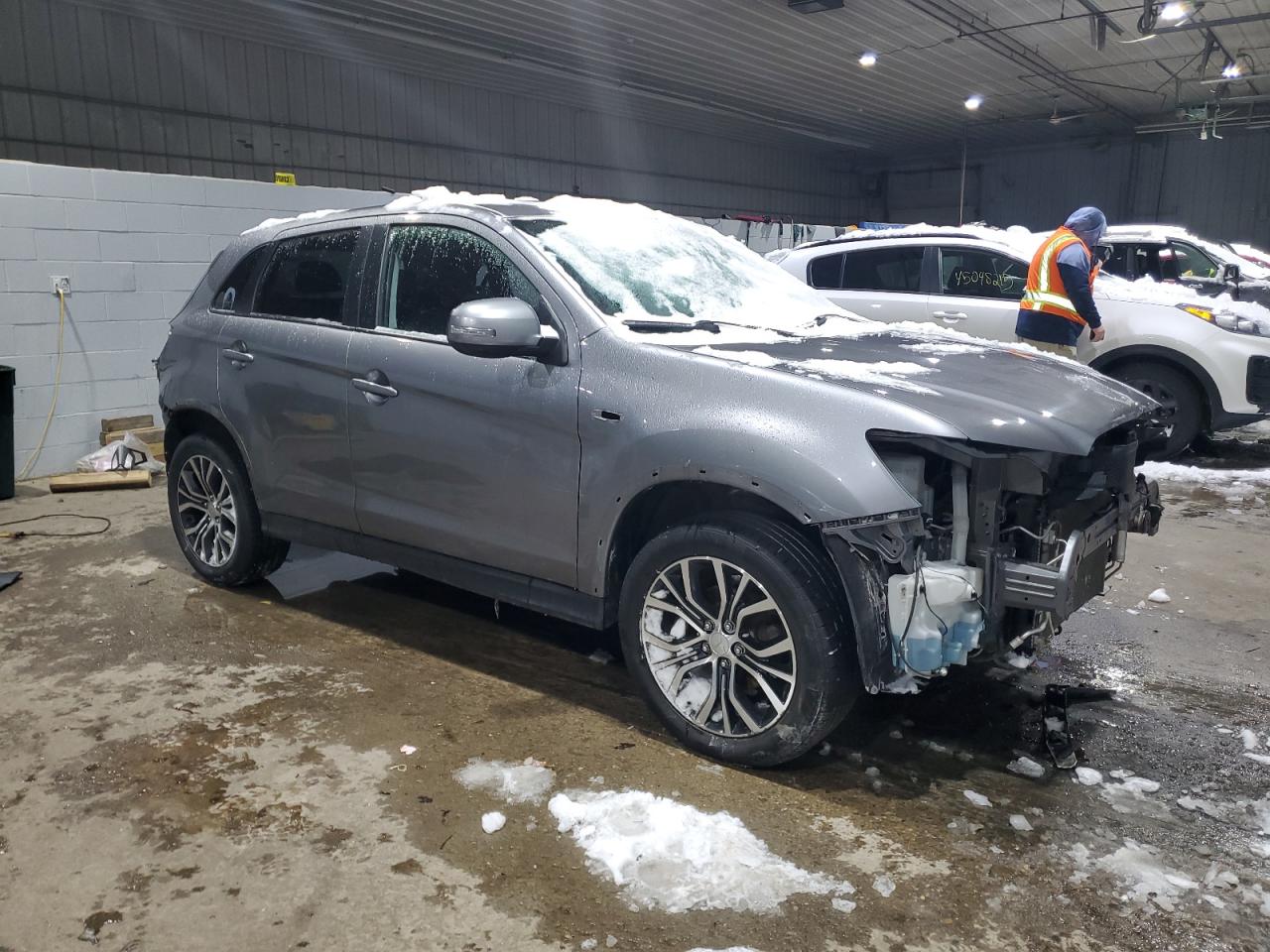 2018 Mitsubishi Outlander - Image 4