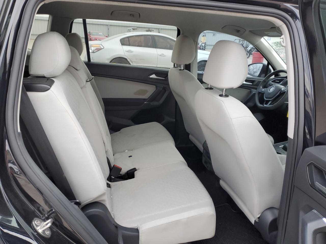 2018 Volkswagen Tiguan - Image 11