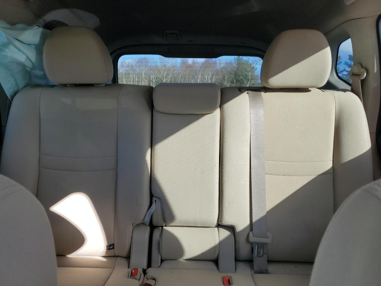 2016 Nissan Rogue - Image 10