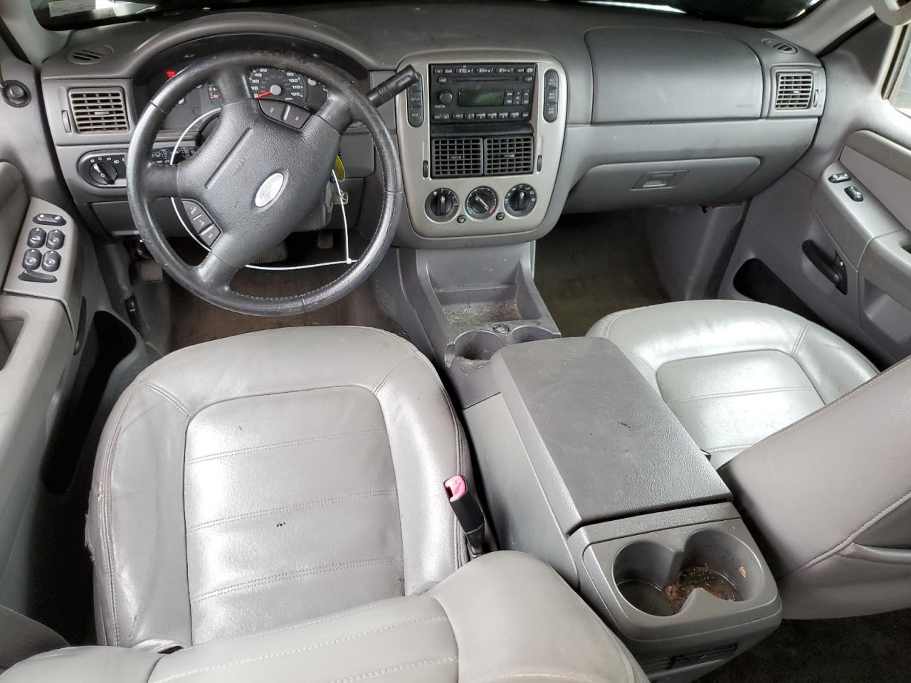 2005 Ford Explorer - Image 8