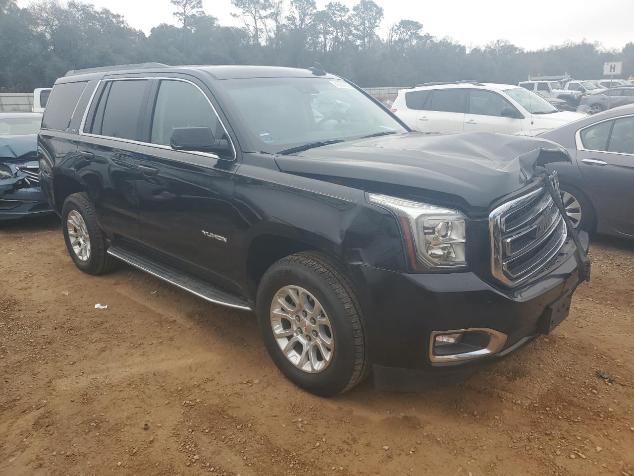 2017 GMC Yukon - Image 4